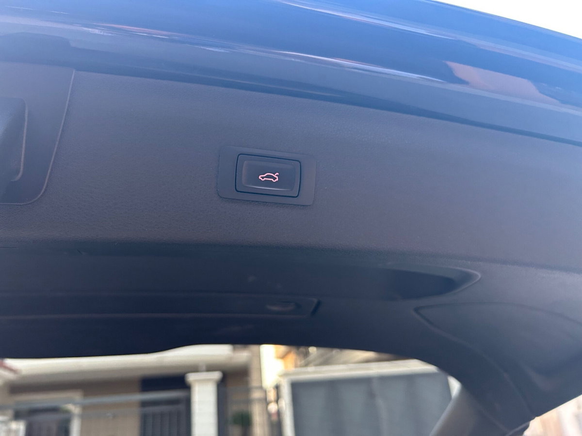 Audi Q3 2.0 TDI 120 CV Sport (14)