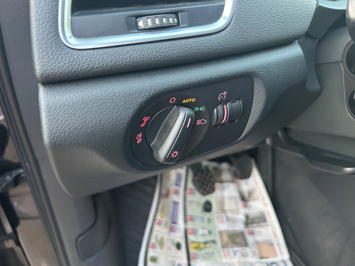 Audi Q3 2.0 TDI 120 CV Sport (18)
