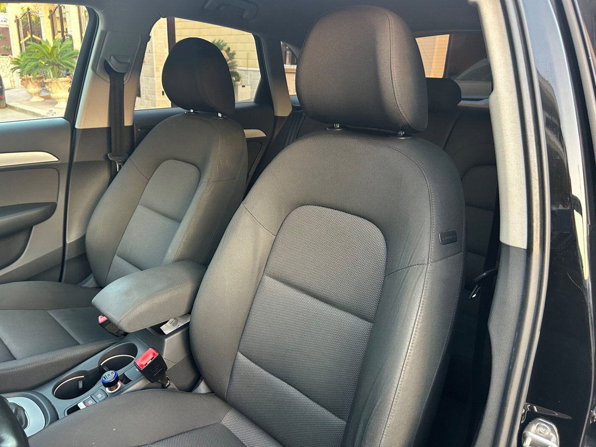 Audi Q3 2.0 TDI 120 CV Sport (19)