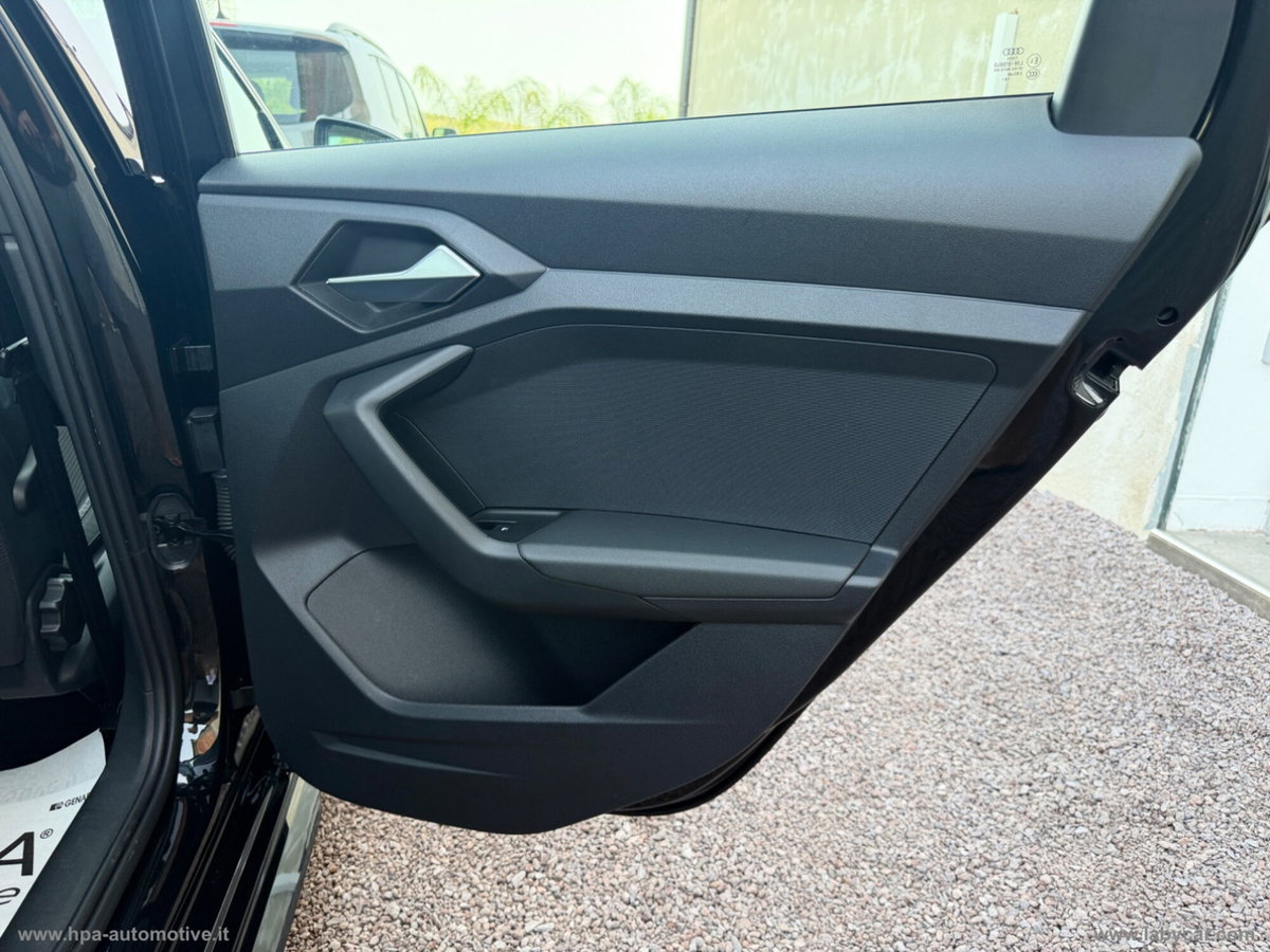 Audi A1 Sportback 30 1.0 tfsi Business 116cv (17)