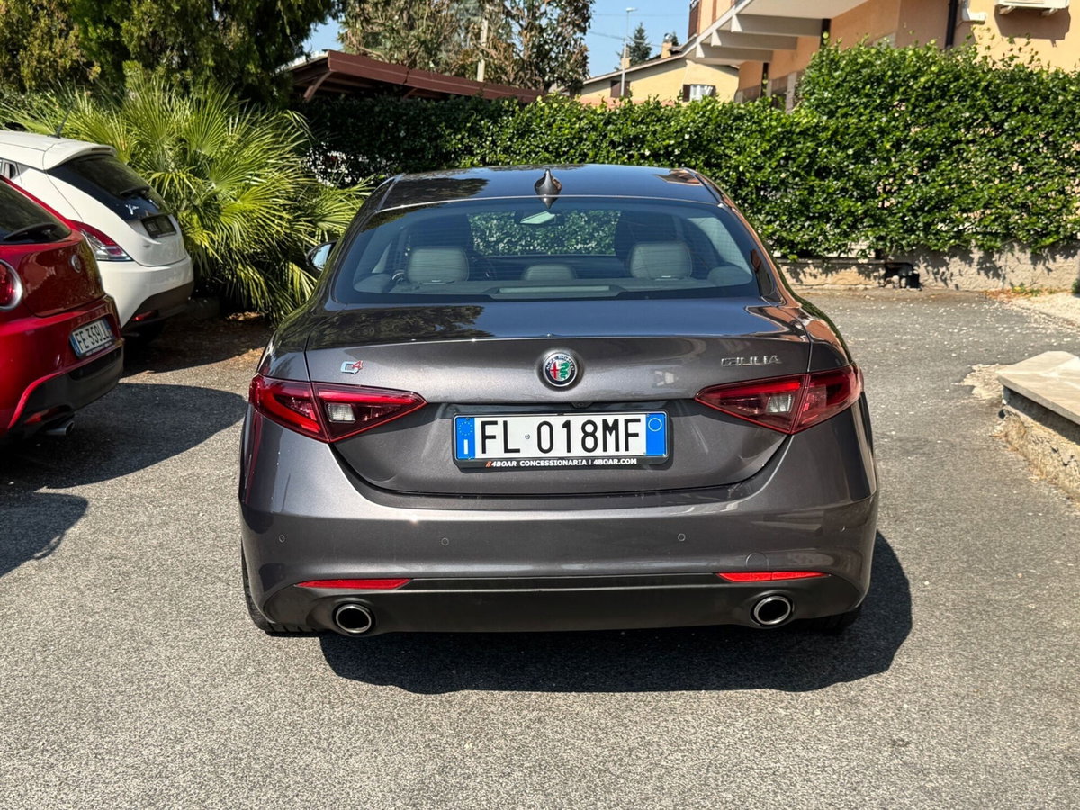 Alfa Romeo Giulia 2.2 Turbodiesel 180 CV AT8 AWD Q4 Super (5)