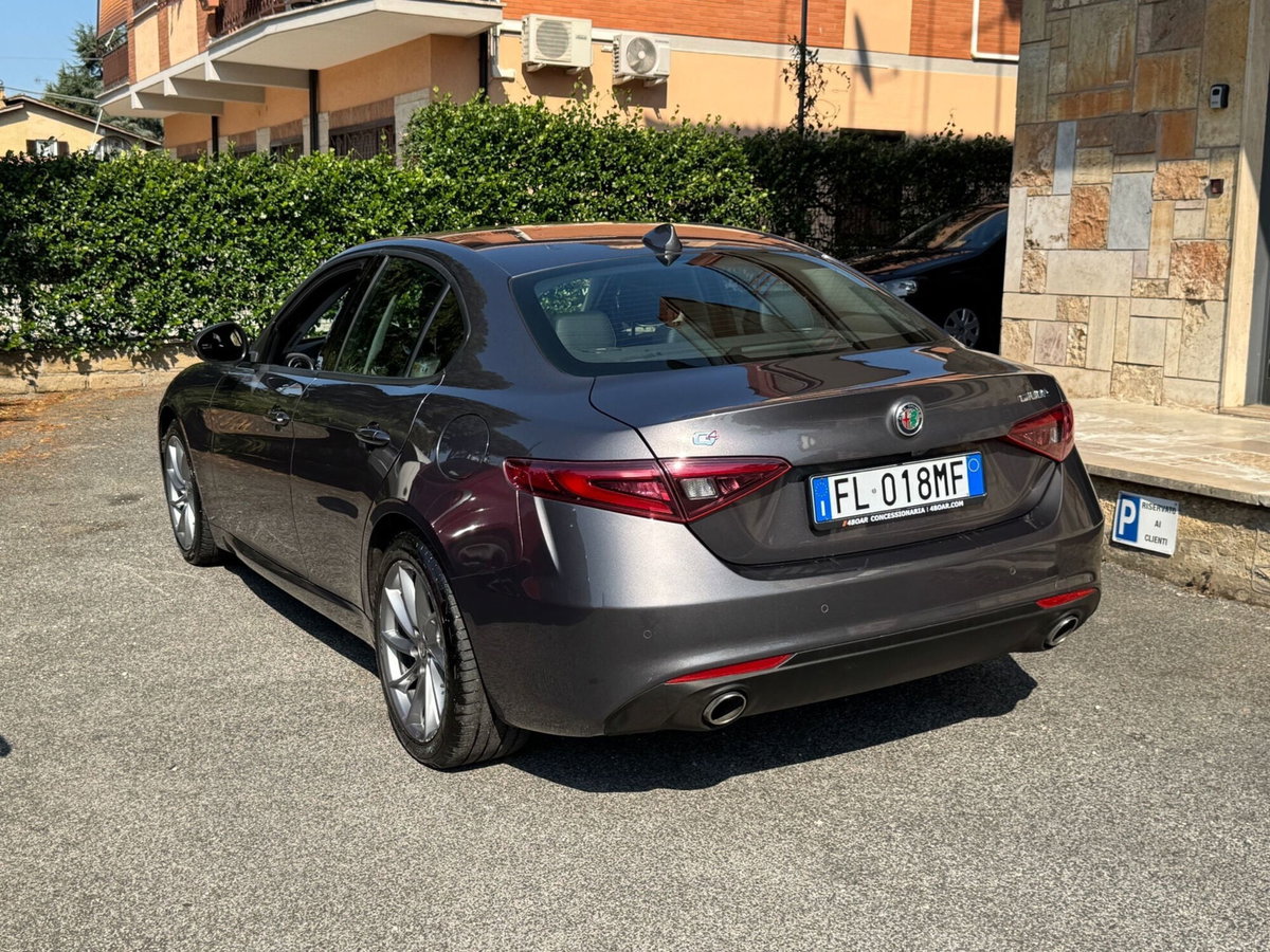 Alfa Romeo Giulia 2.2 Turbodiesel 180 CV AT8 AWD Q4 Super (6)