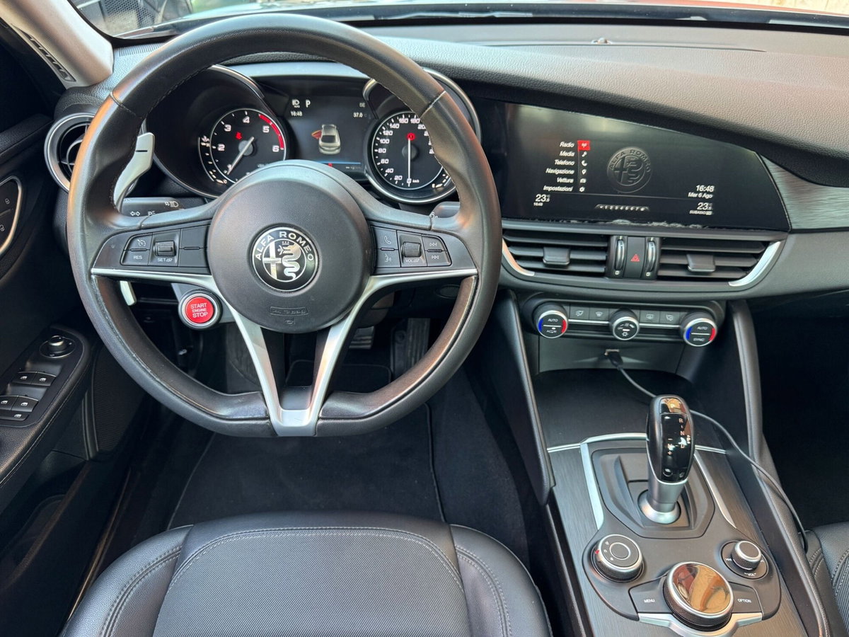 Alfa Romeo Giulia 2.2 Turbodiesel 180 CV AT8 AWD Q4 Super (8)