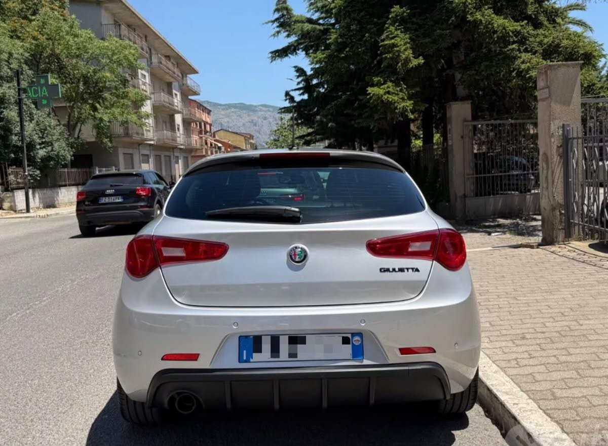 Alfa Romeo Giulietta 1.6 JTDm Ti 120cv (5)