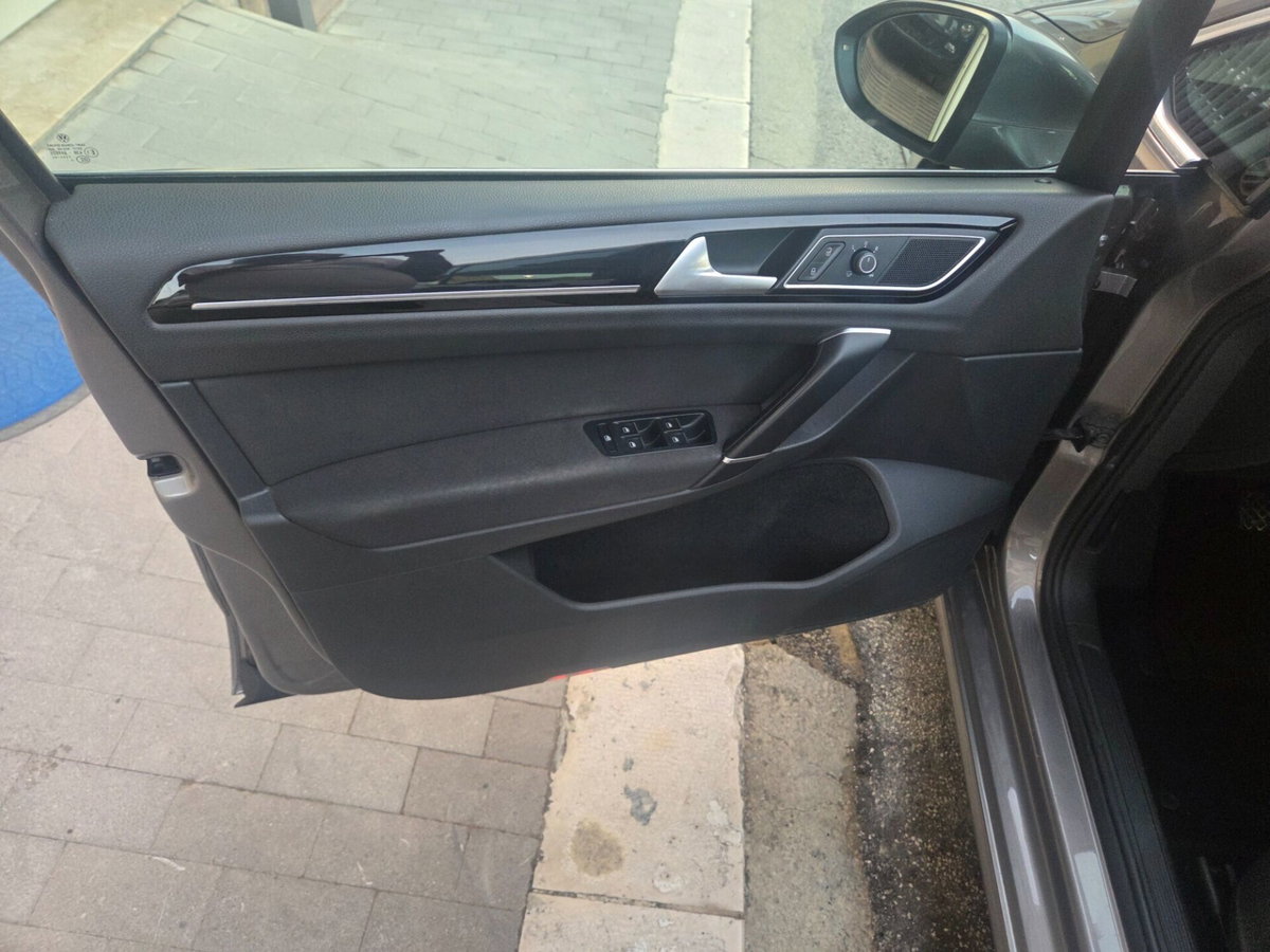 Volkswagen Golf 2.0 TDI 5p. Highline BlueMotion Technology (19)
