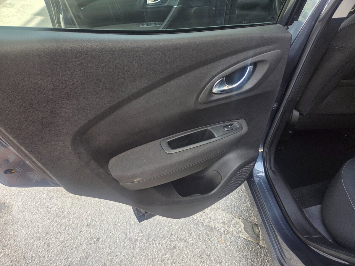 Renault Kadjar 8V 110CV Energy Zen (18)