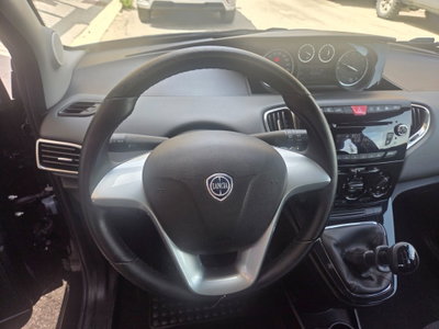 Lancia Ypsilon 1.2 69 CV 5 porte Silver (13)