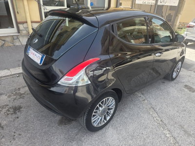 Lancia Ypsilon 1.2 69 CV 5 porte Silver (2)