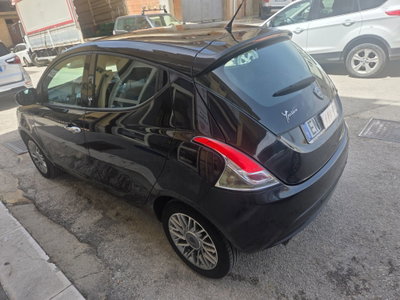 Lancia Ypsilon 1.2 69 CV 5 porte Silver (3)