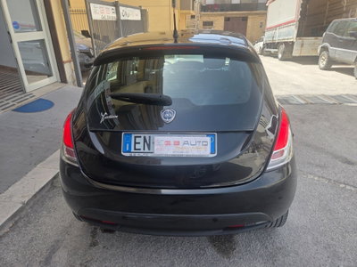 Lancia Ypsilon 1.2 69 CV 5 porte Silver (4)
