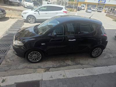 Lancia Ypsilon 1.2 69 CV 5 porte Silver (9)