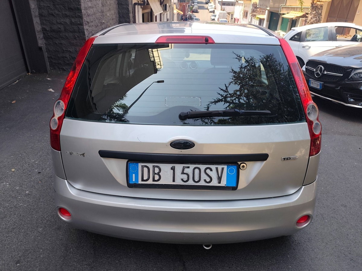 Ford Fiesta 1.4 TDCi 5p. Ambiente (5)