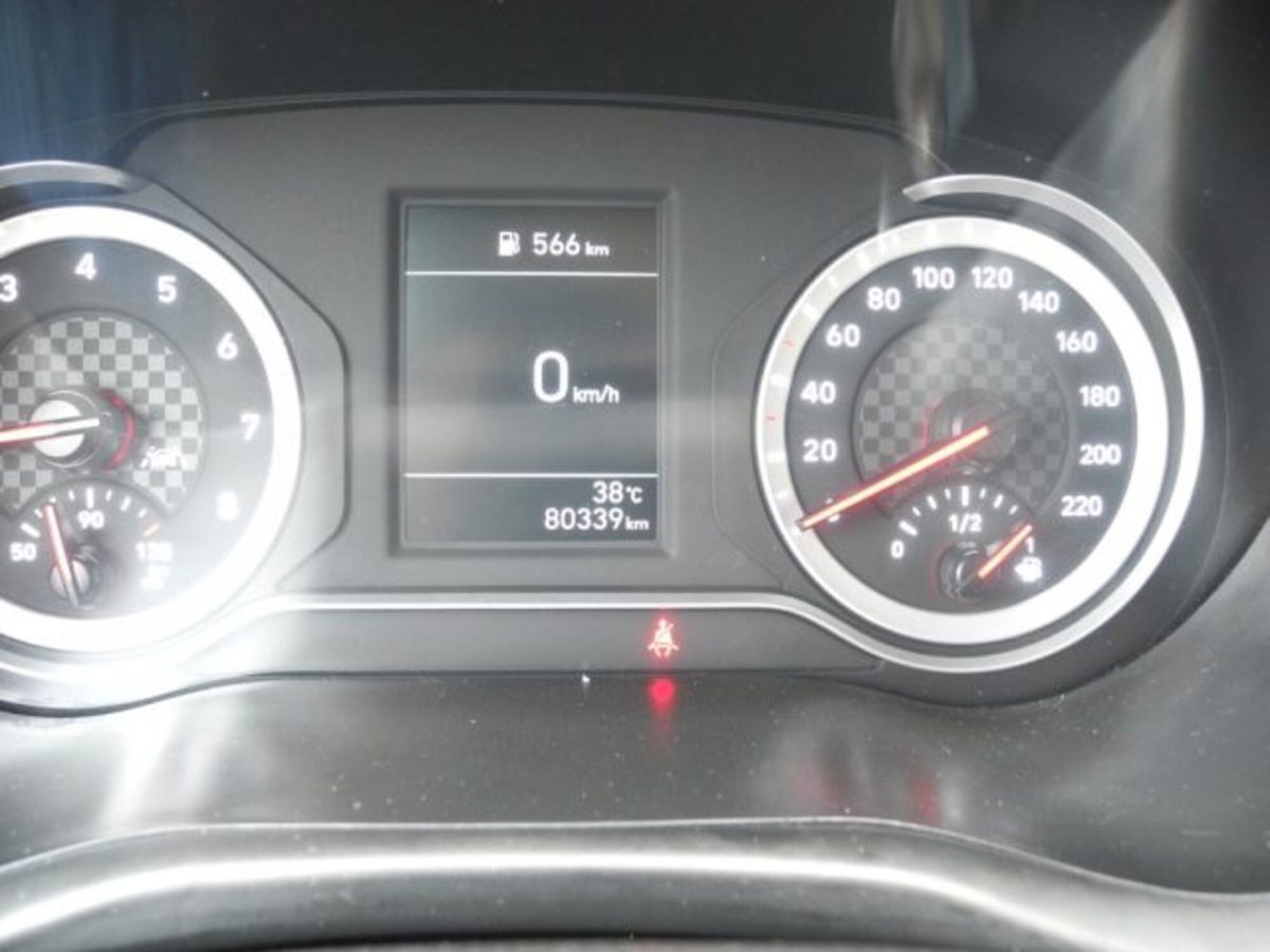 Hyundai i10 1.0 MPI Advanced (16)