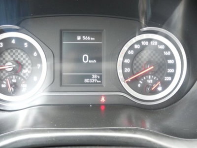 Hyundai i10 1.0 MPI Advanced (16)