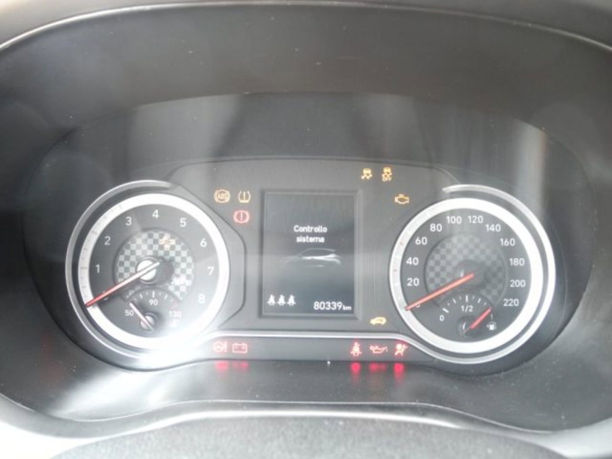 Hyundai i10 1.0 MPI Advanced (17)
