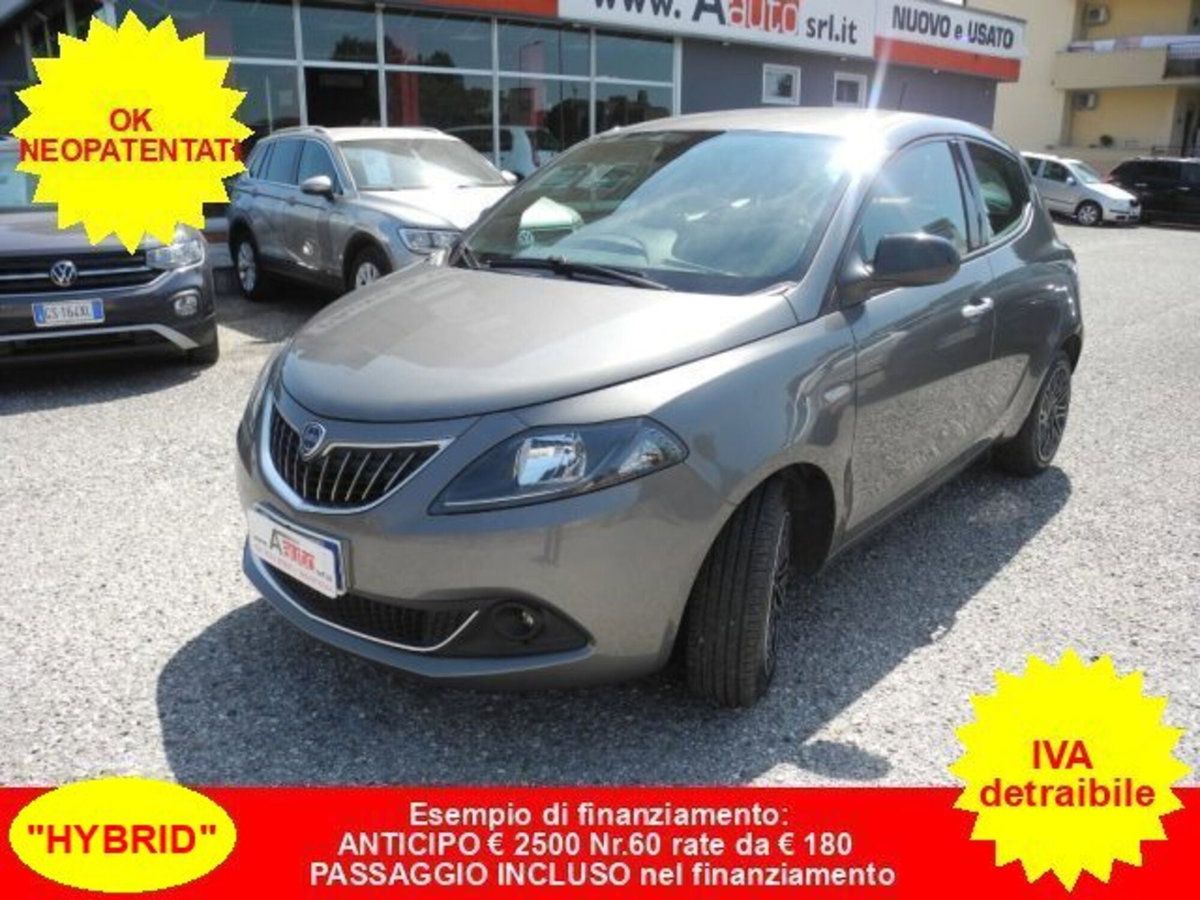 Lancia Ypsilon 1.0 FireFly 5 porte S&S Hybrid Gold Plus