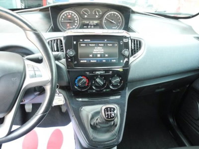 Lancia Ypsilon 1.0 FireFly 5 porte S&S Hybrid Gold Plus (7)