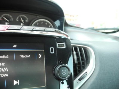 Lancia Ypsilon 1.0 FireFly 5 porte S&S Hybrid Gold Plus (8)
