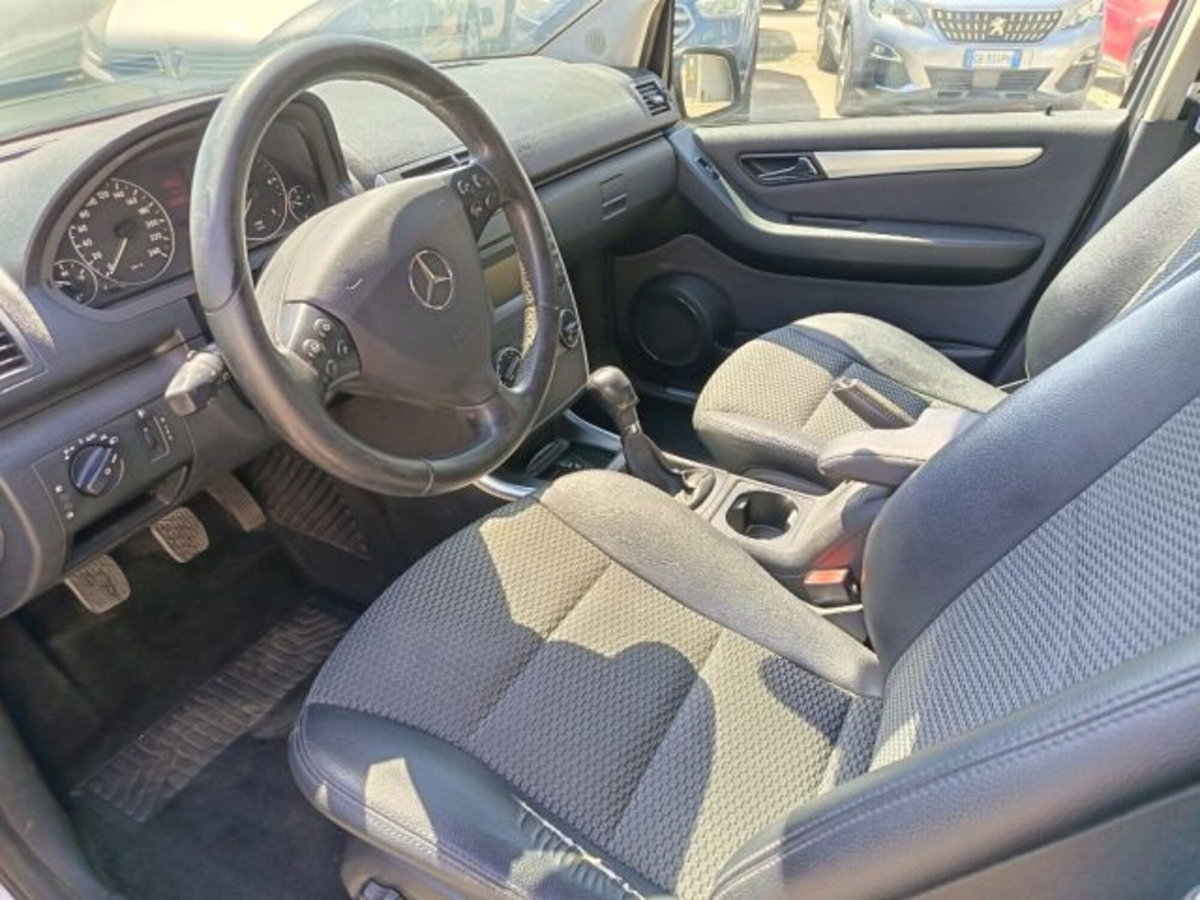 Mercedes-Benz Classe A 180 CDI Avantgarde (9)