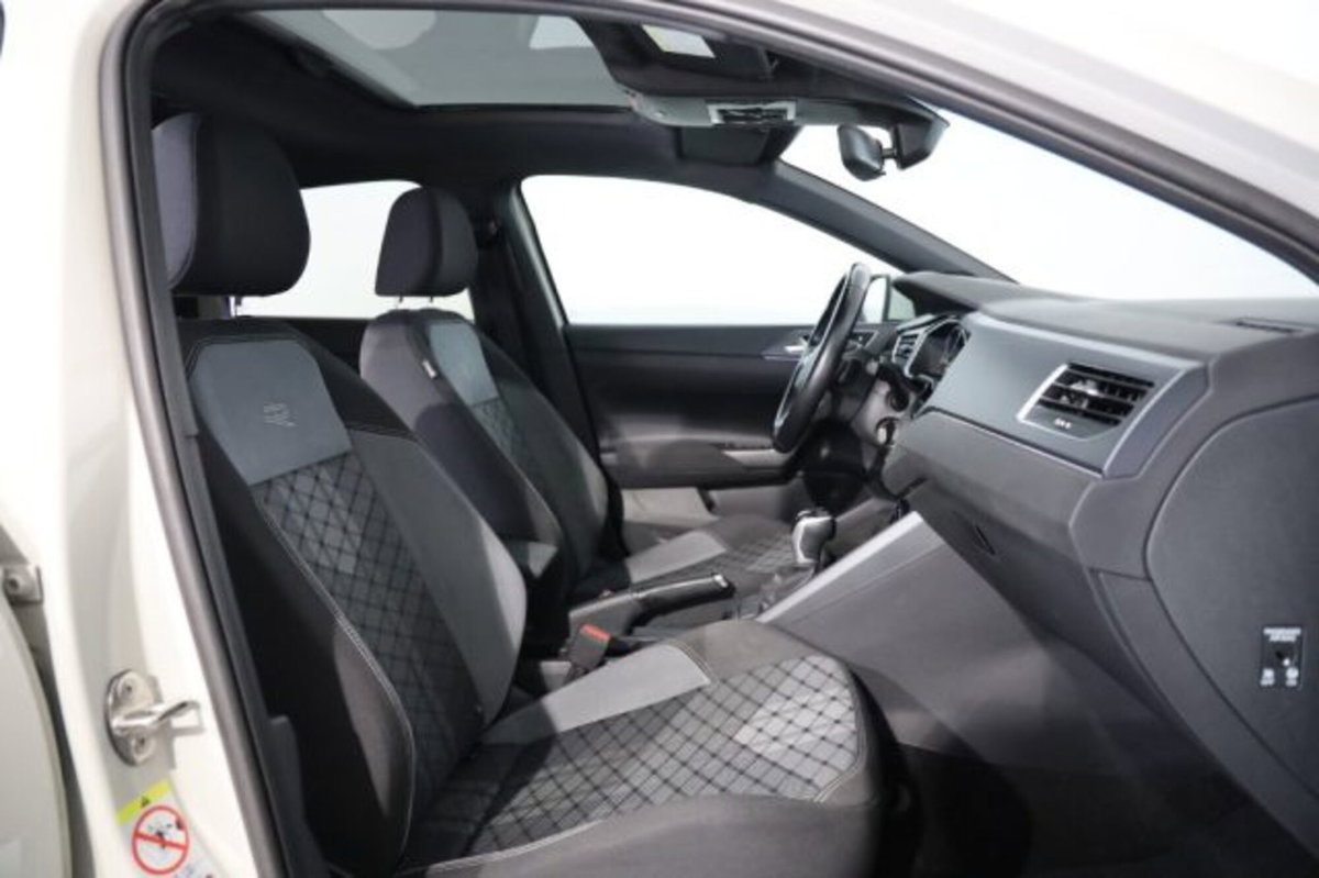 Volkswagen Taigo 1.0 TSI 110 CV DSG R-Line (9)