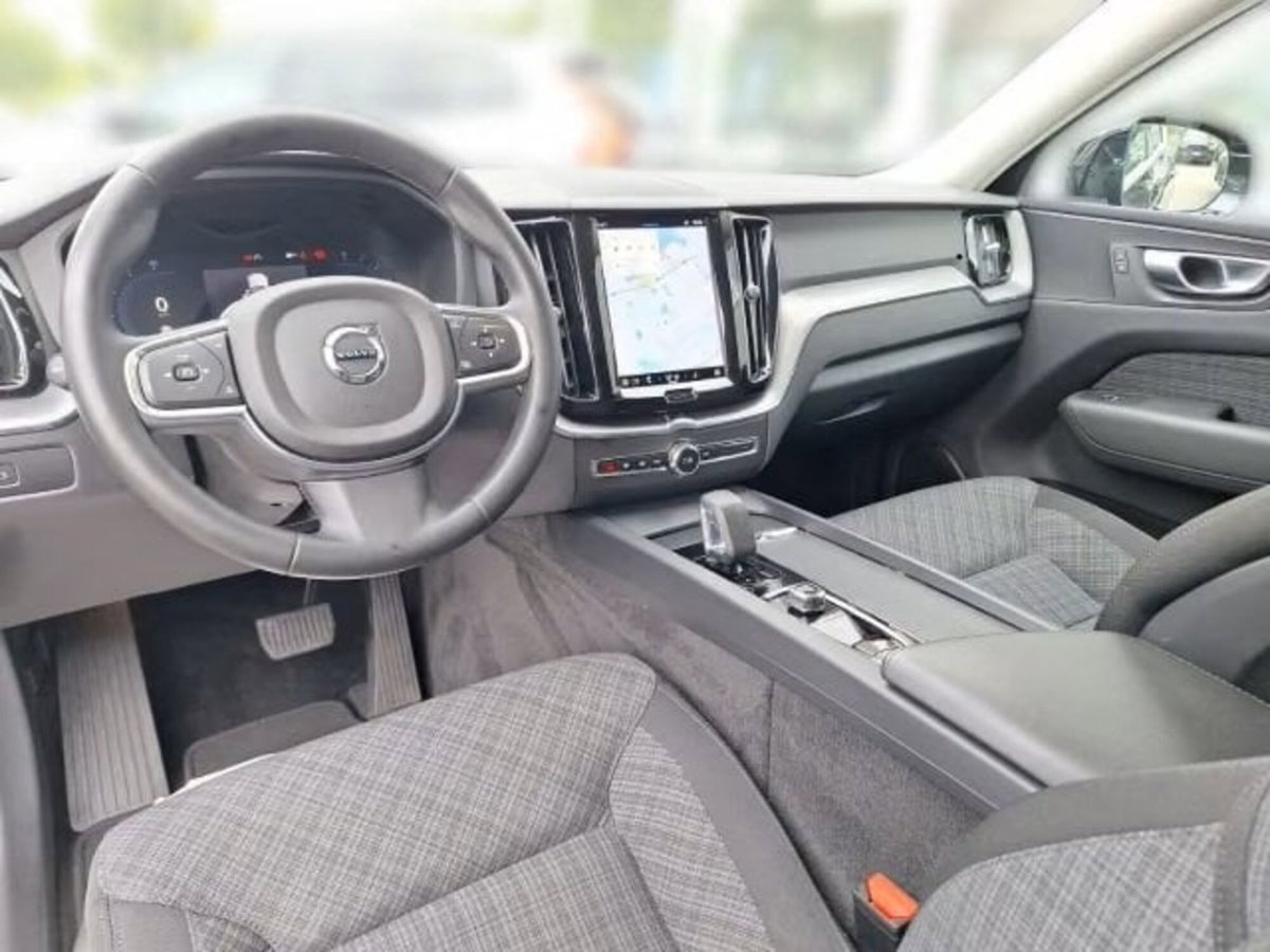 Volvo XC60 B4 automatico Core (5)