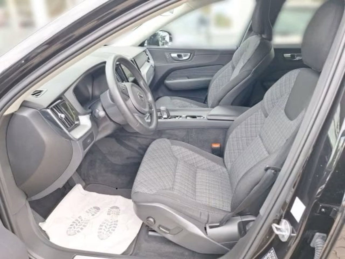 Volvo XC60 B4 automatico Core (7)
