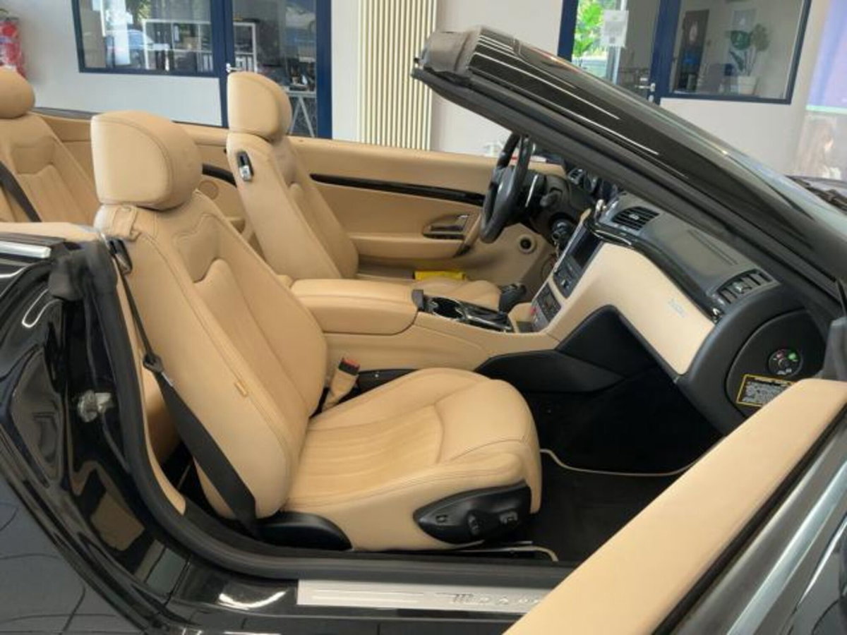 Maserati Grancabrio 4.7 V8 (11)