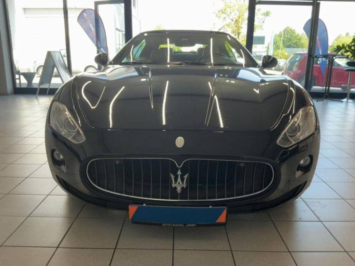 Maserati Grancabrio 4.7 V8 (2)
