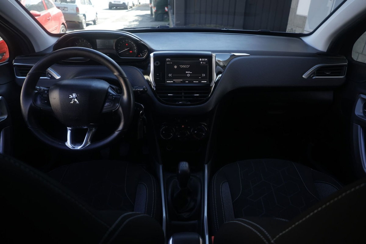 Peugeot 2008 82 S&S Allure (2)