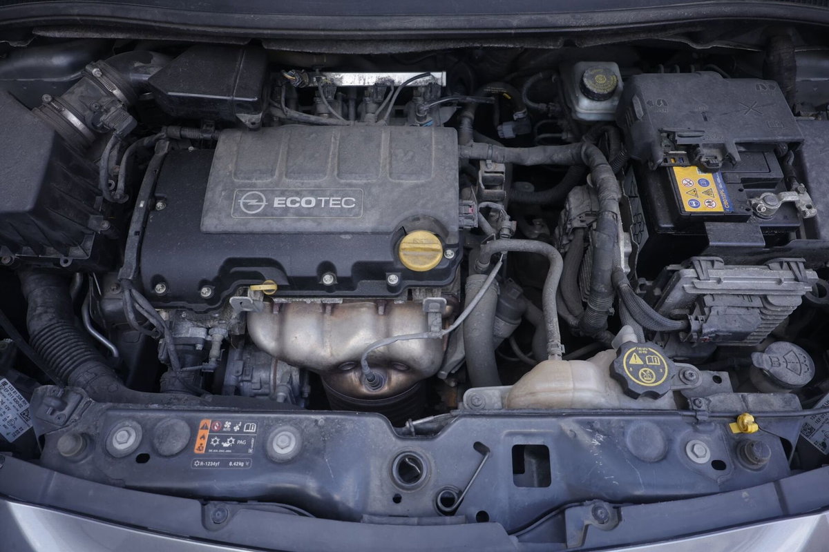 Opel Corsa 1.4 90CV GPL Tech 5 porte Innovation (20)