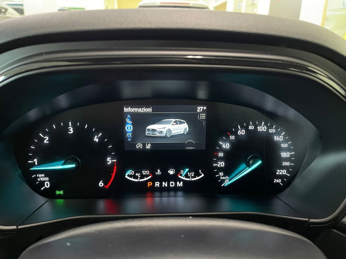 Ford Focus Station Wagon 1.5 ecoblue ST-Line X 115cv auto (18)