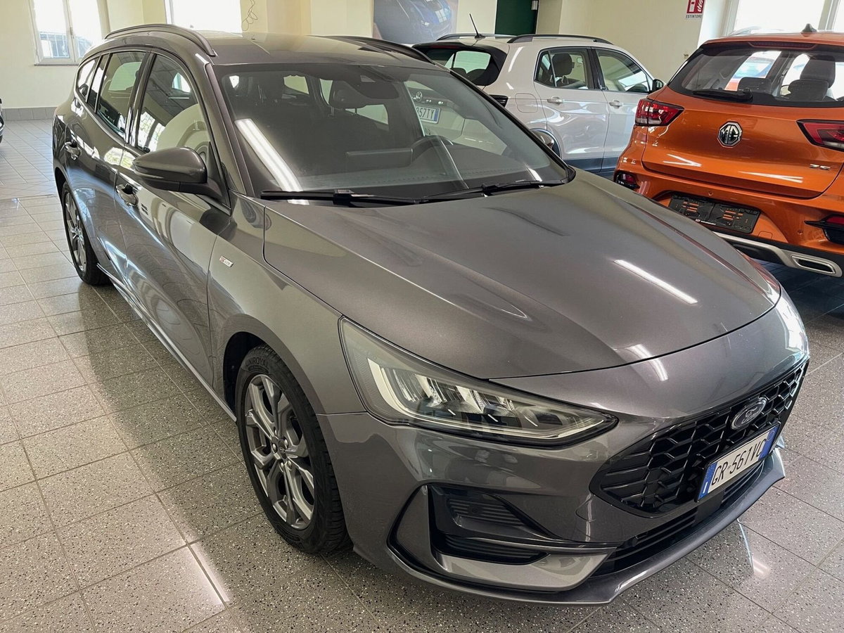 Ford Focus Station Wagon 1.5 ecoblue ST-Line X 115cv auto (4)