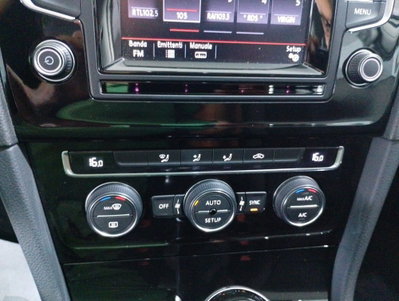 Volkswagen Golf 1.6 TDI 5p. Highline BlueMotion Technology (15)