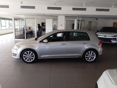 Volkswagen Golf 1.6 TDI 5p. Highline BlueMotion Technology (3)