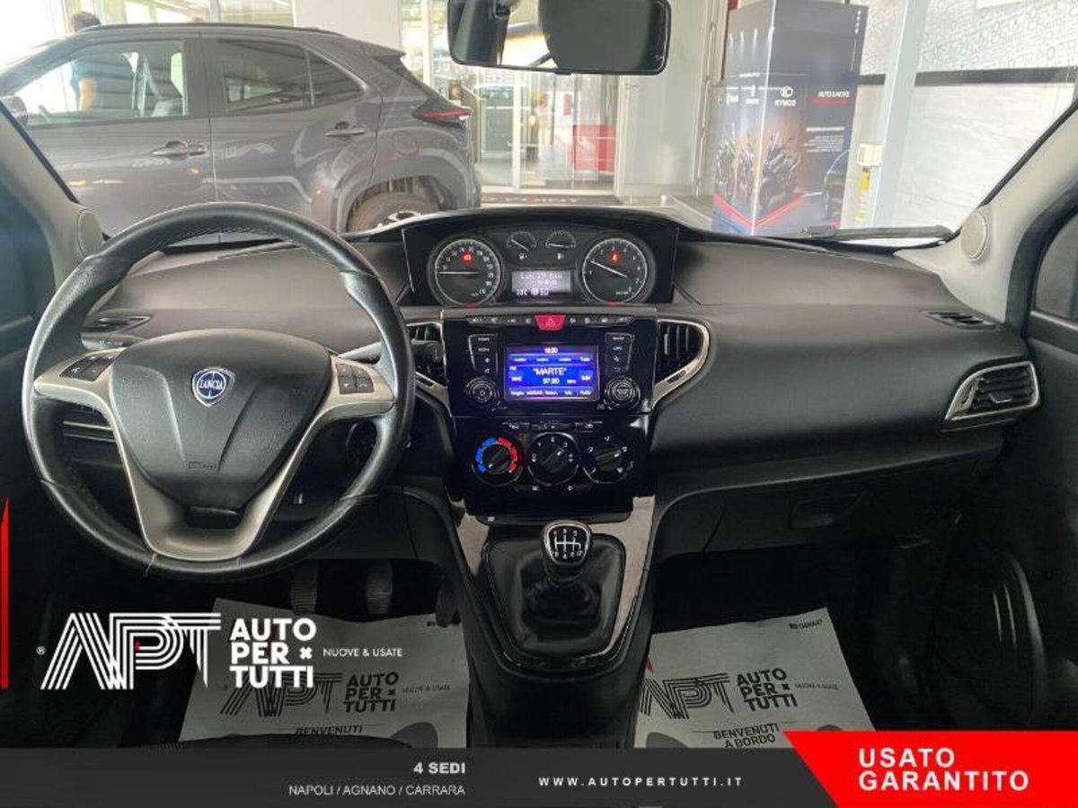 Lancia Ypsilon 1.0 FireFly 5 porte S&S Hybrid Silver Plus (13)