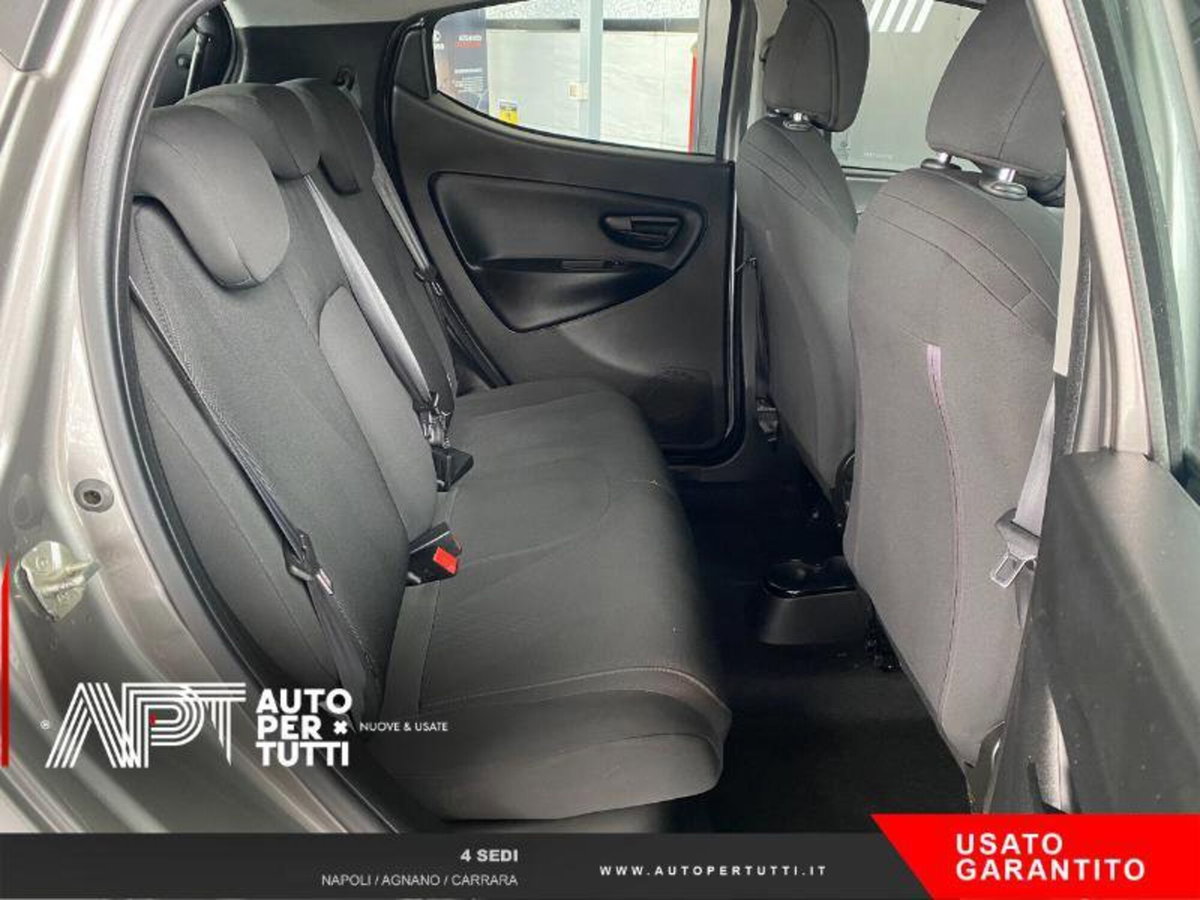 Lancia Ypsilon 1.0 FireFly 5 porte S&S Hybrid Silver Plus (14)