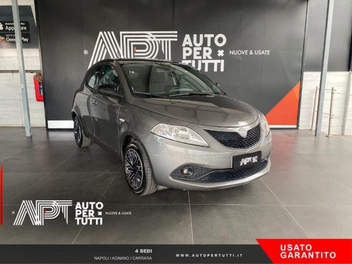 Lancia Ypsilon 1.0 FireFly 5 porte S&S Hybrid Silver Plus (2)