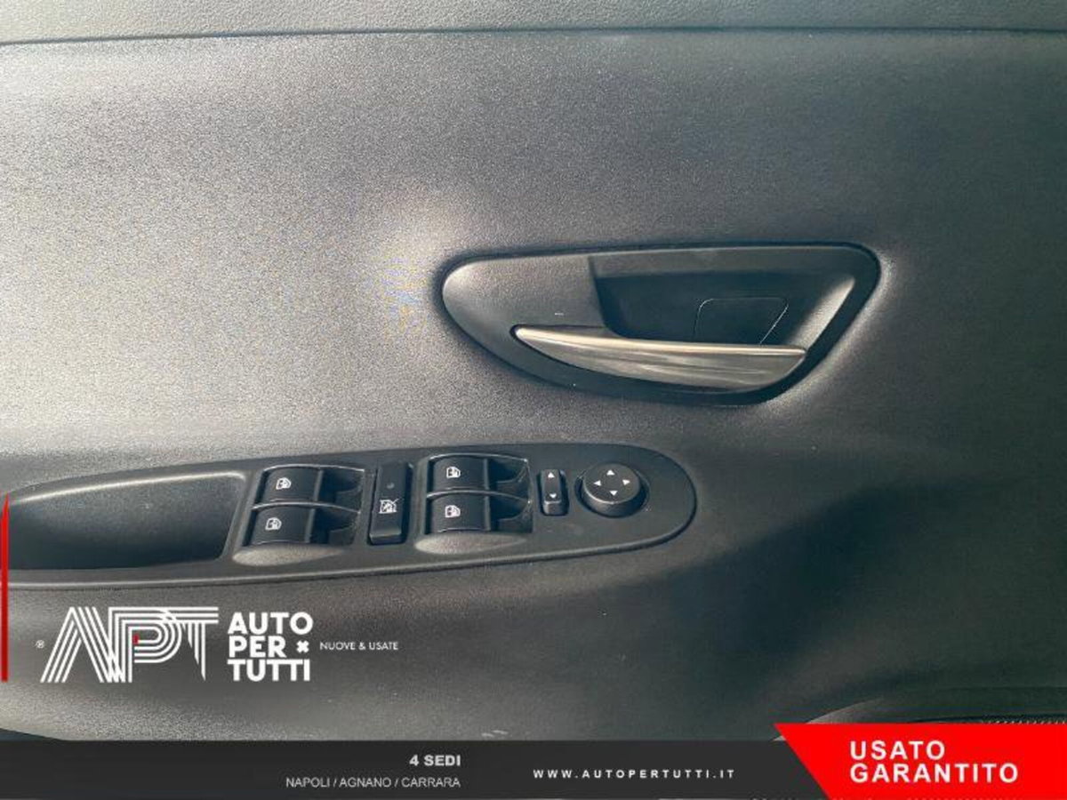 Lancia Ypsilon 1.0 FireFly 5 porte S&S Hybrid Silver Plus (9)