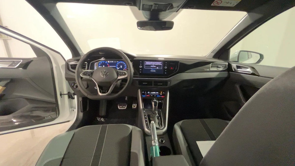 Volkswagen Polo 1.0 tsi Edition 50 95cv dsg (12)