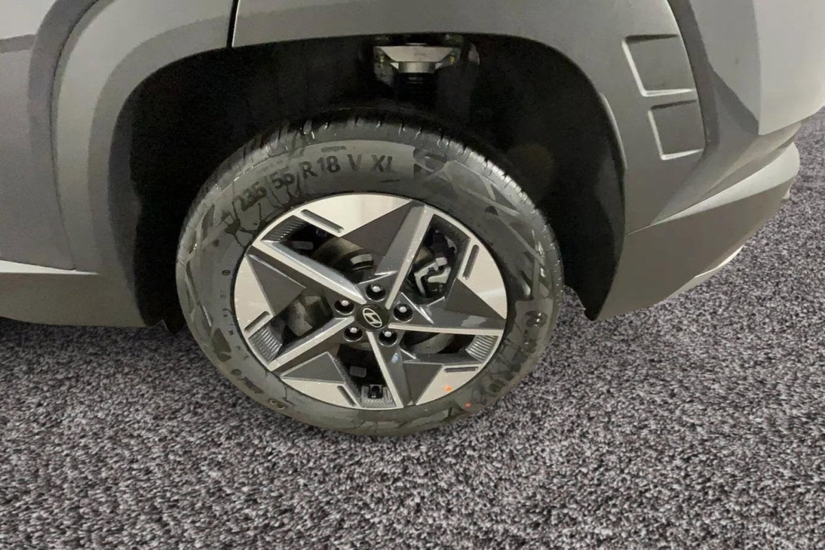 Hyundai Tucson 1.6 hev Business 2wd 239cv auto (6)