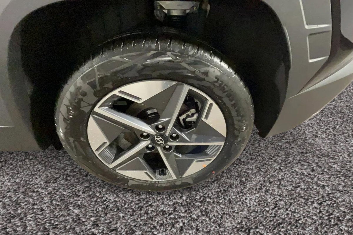 Hyundai Tucson 1.6 hev Business 2wd 239cv auto (6)