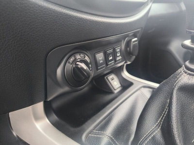 Nissan Navara 2.3 dCi 4WD King Cab Acenta (14)