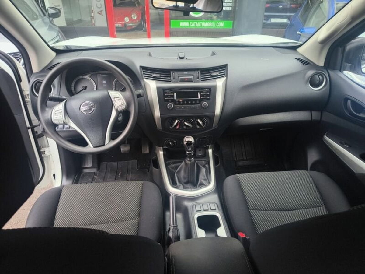 Nissan Navara 2.3 dCi 4WD King Cab Acenta (9)
