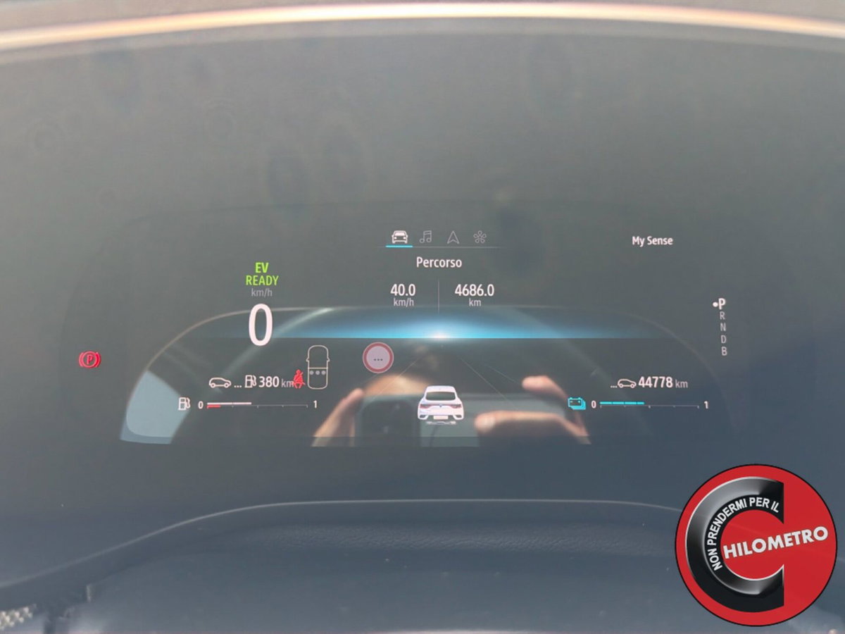 Renault Arkana Hybrid E-Tech 145 CV Techno (17)