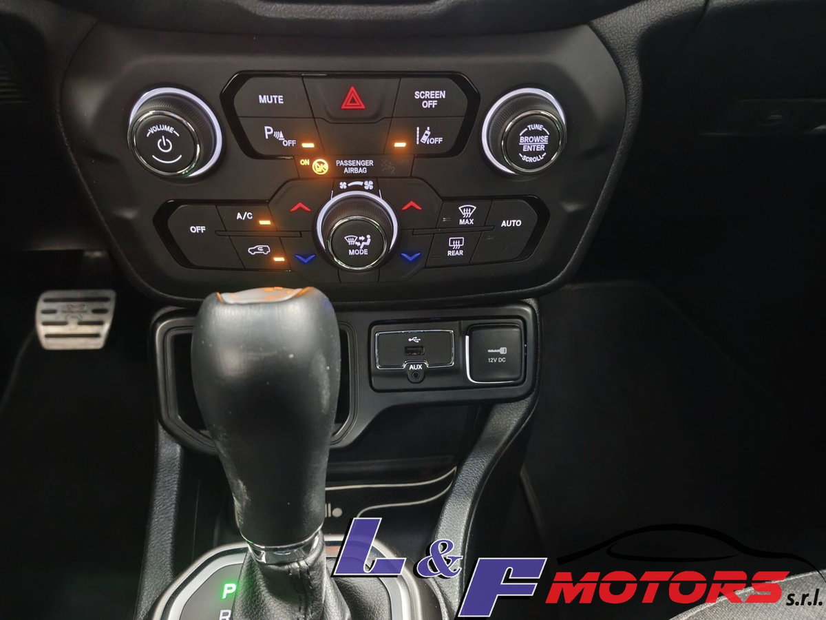 Jeep Renegade 1.6 Mjt 120 CV Limited (18)