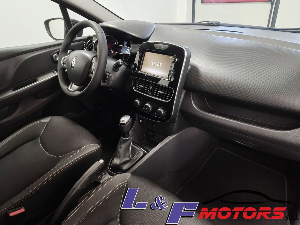 Renault Clio TCe 12V 90 CV GPL 5 porte Moschino Zen (14)