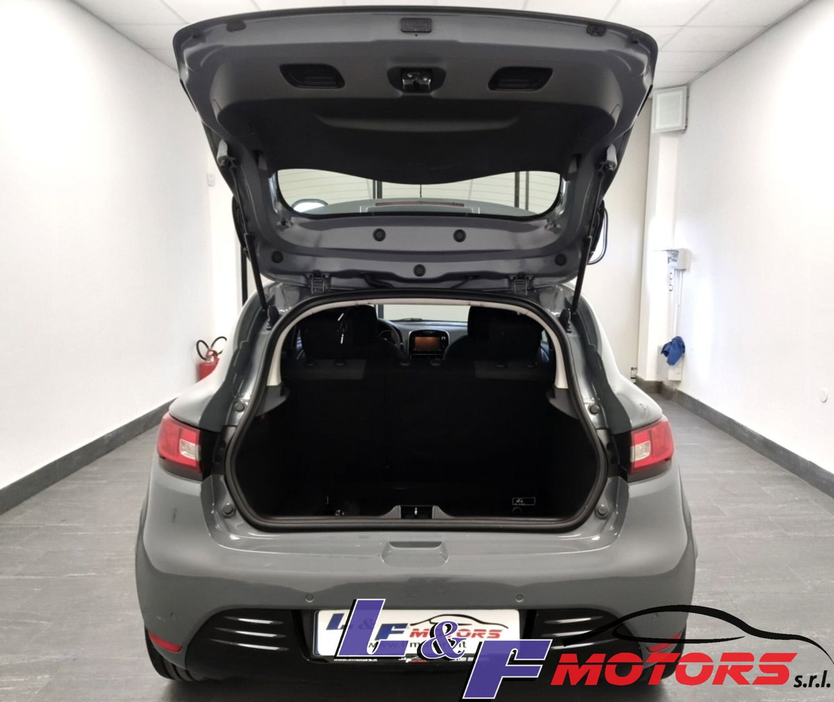 Renault Clio TCe 12V 90 CV GPL 5 porte Moschino Zen (8)