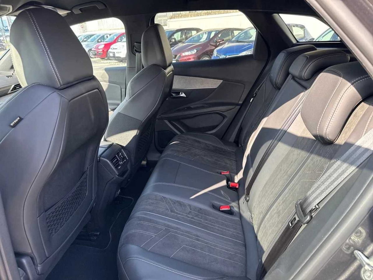 Peugeot 3008 BlueHDi 130 S&S EAT8 GT Pack (15)