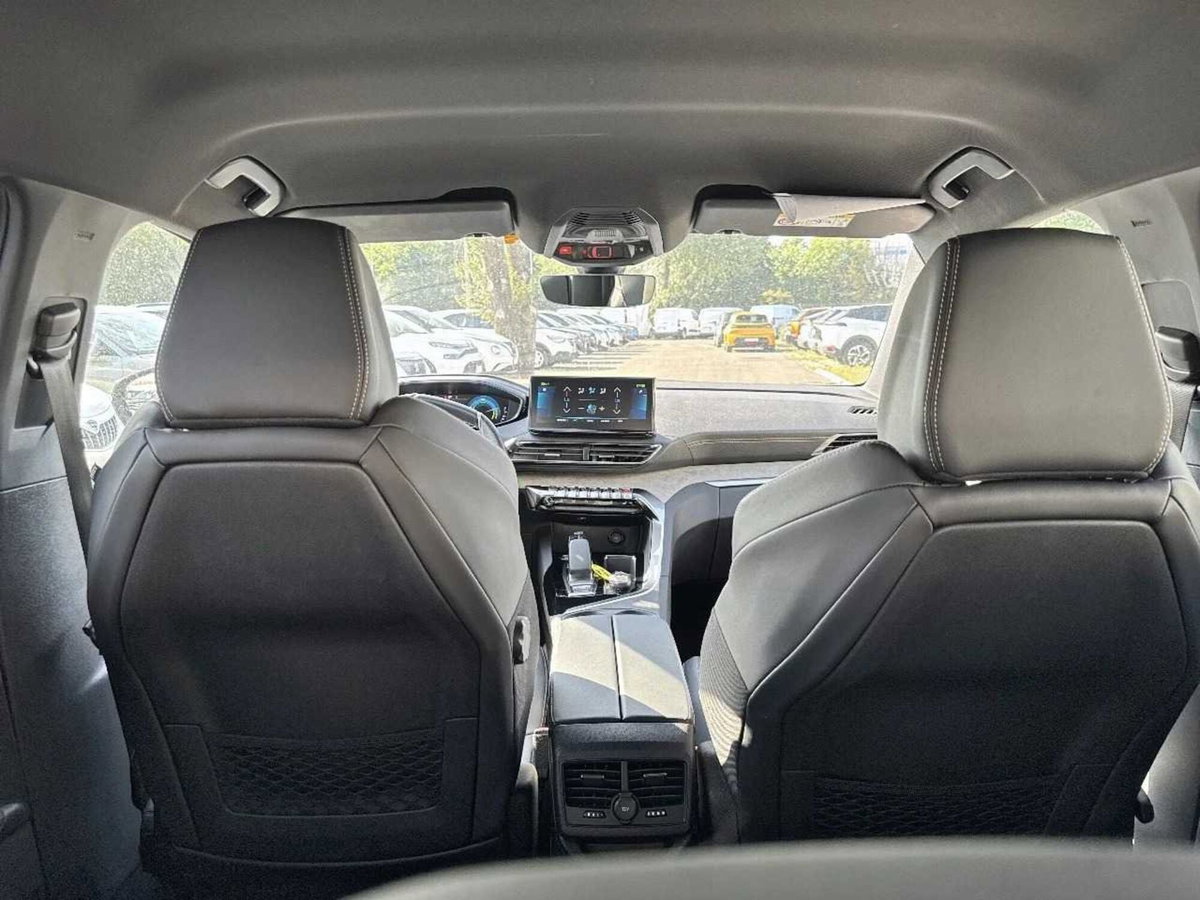 Peugeot 3008 BlueHDi 130 S&S EAT8 GT Pack (16)