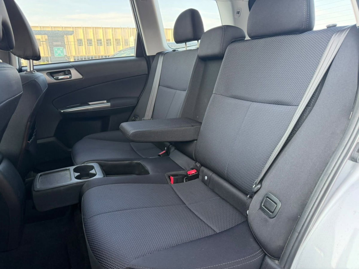 Subaru Outback 2.0D Trend (10)